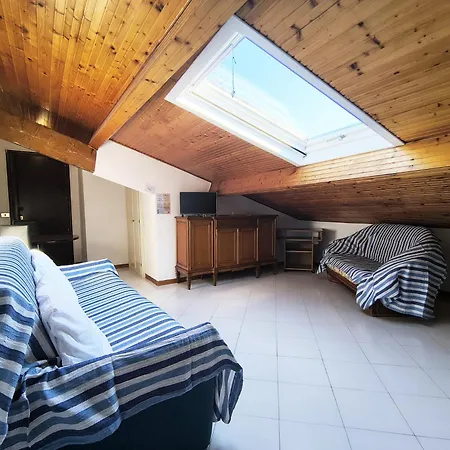 Il Rifugio Della Riviera, Your Cozy Perch Above The Flowers. Appartement San Remo
